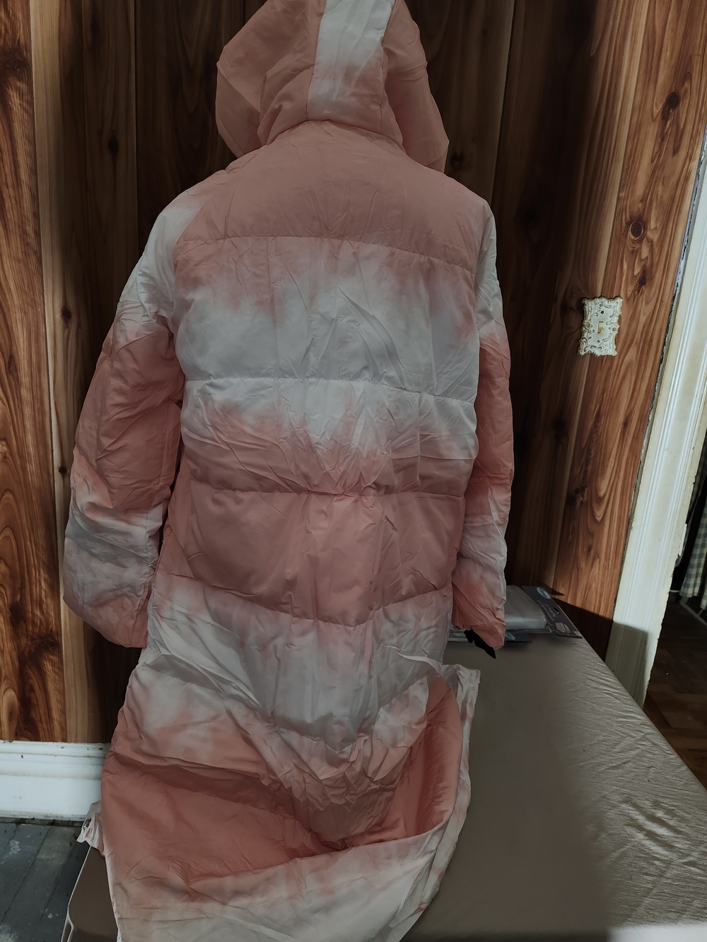 NWOT. Women’s Long Hooded Puffer Duck Down Filled Coat - Pink & White - Picture 3 of 6
